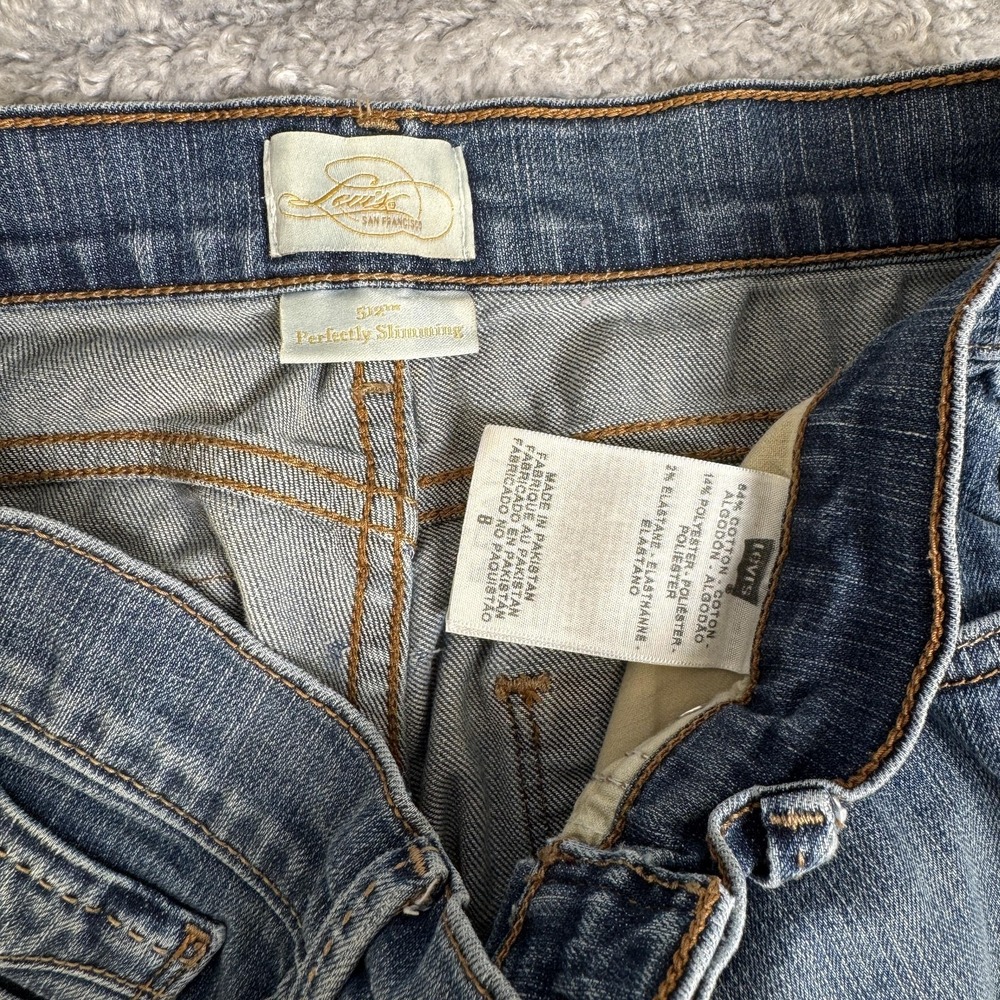 Levis 512 Shorts Womens 8 Blue Denim Perfectly Slimming Jean Bermuda Pocket Flap - Picture 5 of 9